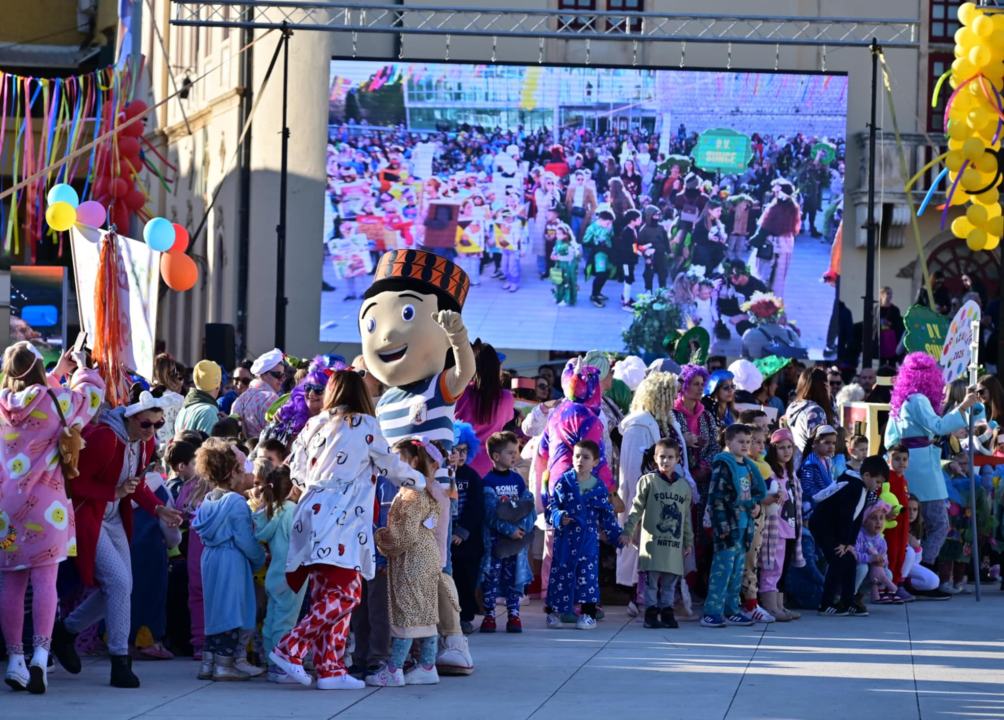 Maškarana povorka prošla kroz grad (2)