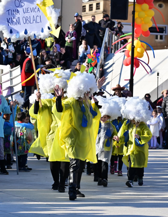 Maškarana povorka prošla kroz grad (2)