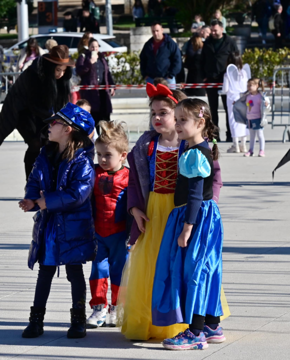 Maškarana povorka prošla kroz grad (2)