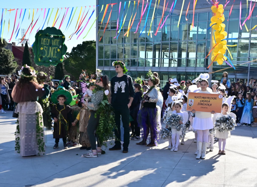 Maškarana povorka prošla kroz grad (1)