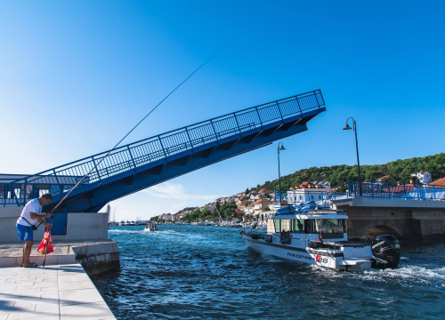 Općina Tisno donijela odluku o visini paušalnog poreza za iznajmljivače