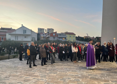 Vjernici župe Svetog Jeronima okupili su se u molitvi križnog puta kroz Meterize