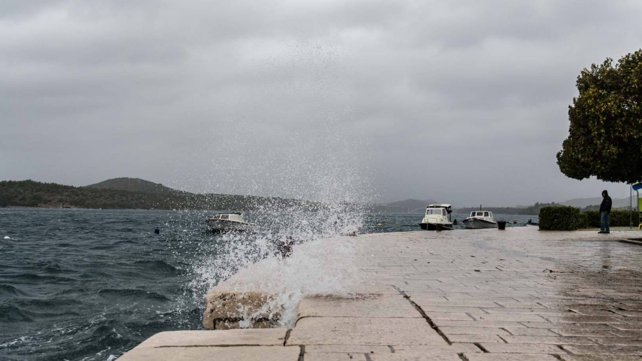 Ponedjeljak donosi promjenu vremena, popodne pljuskovi i grmljavina