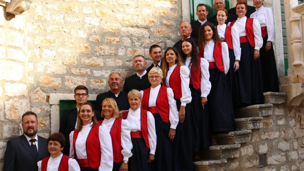 Poseban glazbeni događaj: U Primoštenu će Zbor svete Cecilije iz Jelse održati koncert