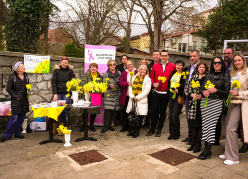 Dan narcisa obilježen i u Drnišu: 'Mnoge sugrađanke donijele bukete iz svojih vrtova'