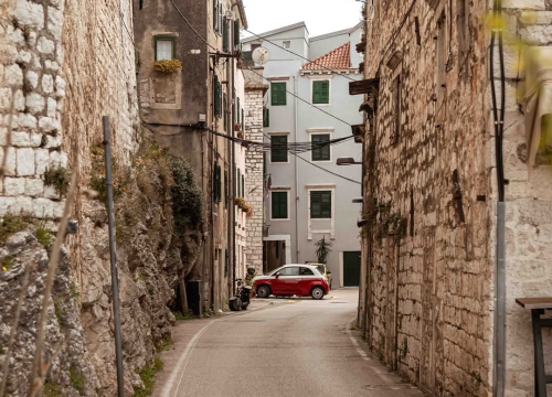 Fotografija 41 - Dolac – povijesna duša Šibenika s mediteranskim šarmom