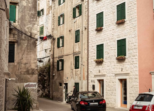 Fotografija 40 - Dolac – povijesna duša Šibenika s mediteranskim šarmom