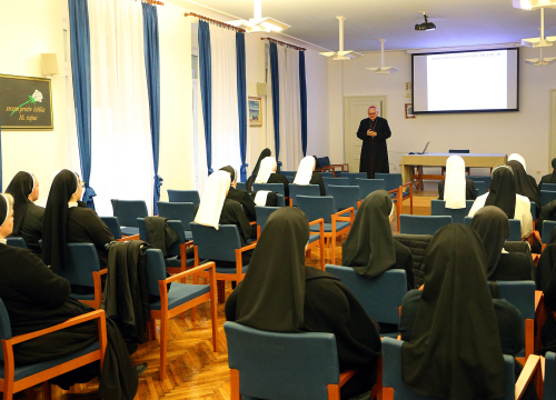 U Šibeniku održan korizmeni susret biskupa Tomislava Rogića i redovnica