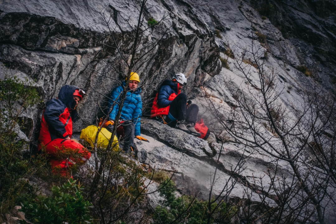 Šibenski HGSS-ovci na Biokovu sudjelovali na vježbi stijenskog spašavanja