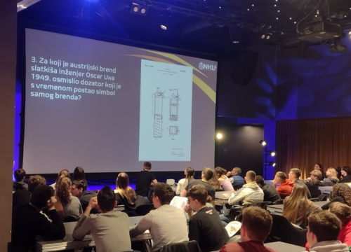 Drniški srednjoškolci za vikend u finalu Nacionalne kviz lige, gradska pub-kviz liga stigla do doigravanja