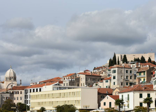 Srijeda pretežno oblačna s povremenom kišom