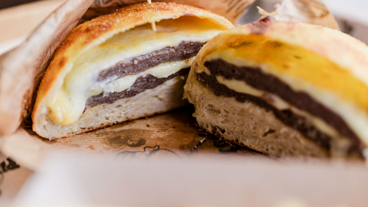 U Pizzaholicu probajte rimsku pinsu i al taglio jer hrskavost mijenja pravila!