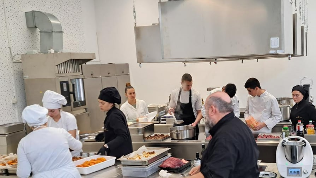 Fešta od okusa u Kistanjama oduševila ljubitelje autohtone gastronomije i zaključila uspješnu manifestaciju