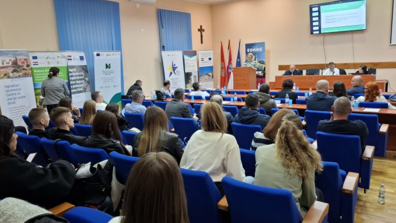 Budućnost u njihovim rukama: Mladi Drniša i Šibenika pokazali kako se ideje pretvaraju u projekte