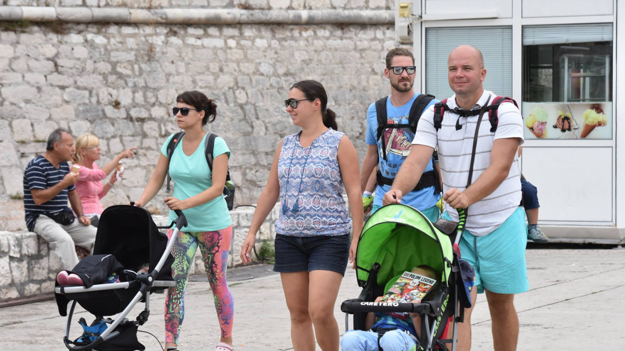 Kreću veće isplate za porodiljni