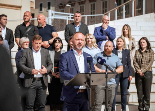 Fotografija 4 - Florijan Žižić za župana, Goran Šimić za dožupana: Na Poljani se predstavila Nezavisna lista načelnika i vijećnika