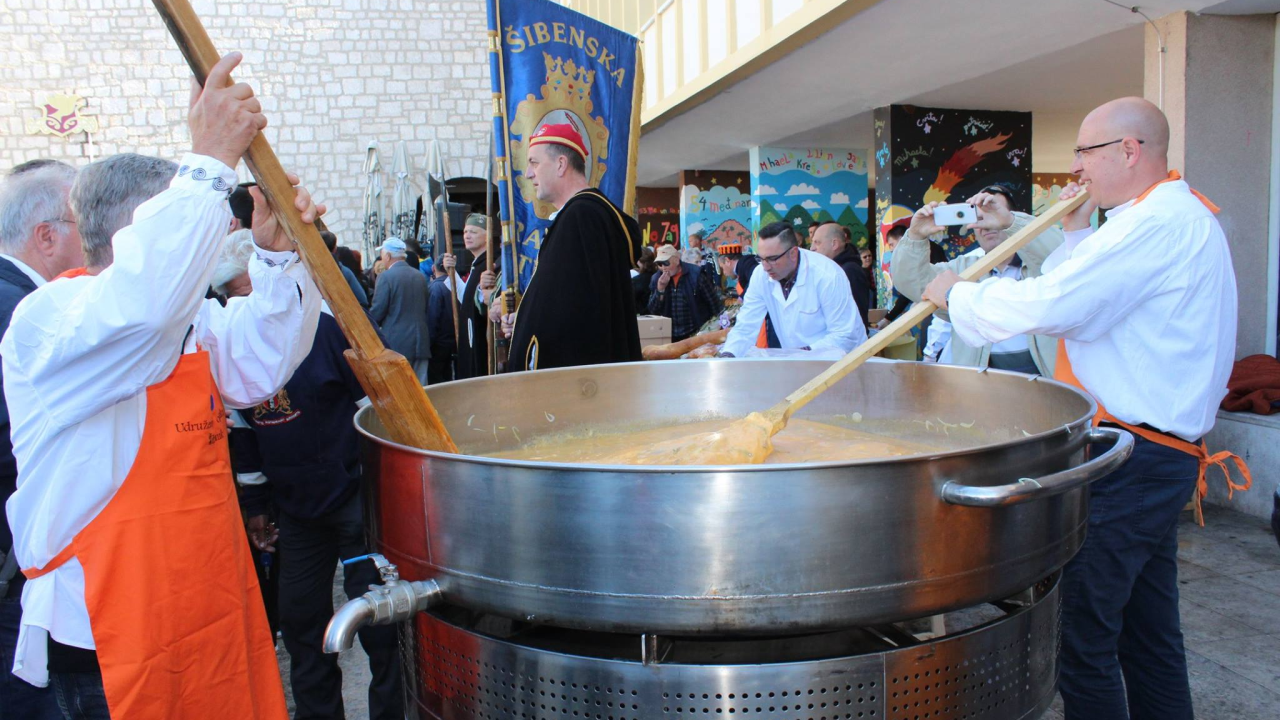 Glazba, domaće delicije i zajedništvo: Ne propustite tradicionalni Uskršnji doručak u Šibeniku
