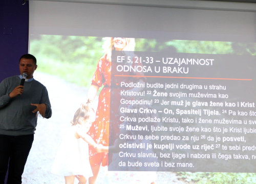 Fotografija 1 - 'Umrjeti muški, ljubiti ženski': Korizmena duhovna obnova za obitelji i bračne parove