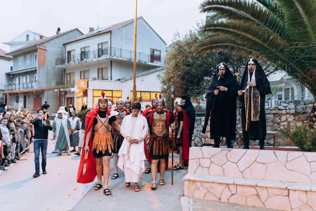 Župljani izveli snažno uprizorenje 'Muke' uoči Velikog tjedna