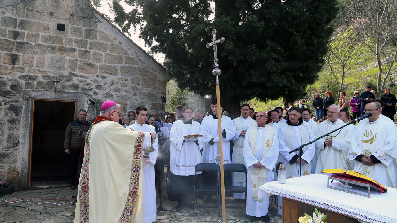 Na Skradinskom buku i ove godine proslava uskrsnog Emausa