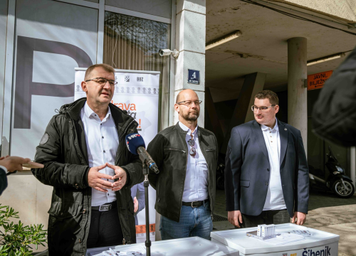 Fotografija 8 - Kandidati u Šibeniku krenuli u prikupljanje potpisa za lokalne izbore