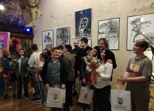 Fotografija 35 - Zvonimir Vila i njegovi 'Vilenjaci' napunili Azimut: Otvorena izložba radova djece iz Centra 'Šubićevac'