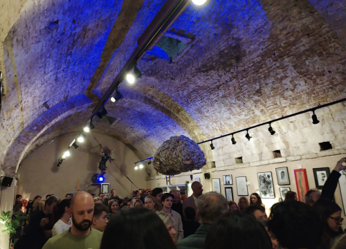 Fotografija 34 - Zvonimir Vila i njegovi 'Vilenjaci' napunili Azimut: Otvorena izložba radova djece iz Centra 'Šubićevac'