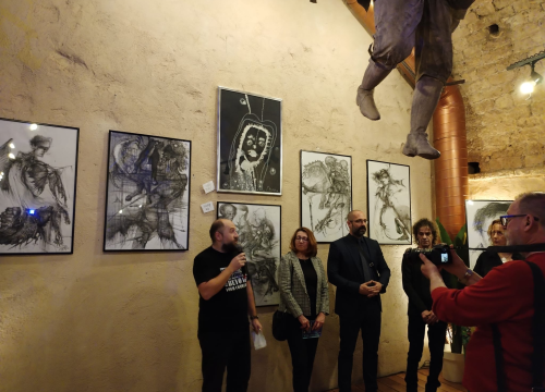 Fotografija 25 - Zvonimir Vila i njegovi 'Vilenjaci' napunili Azimut: Otvorena izložba radova djece iz Centra 'Šubićevac'