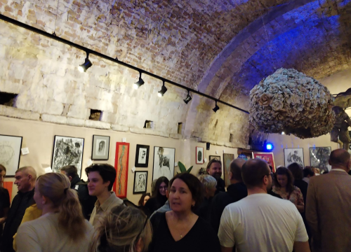 Fotografija 23 - Zvonimir Vila i njegovi 'Vilenjaci' napunili Azimut: Otvorena izložba radova djece iz Centra 'Šubićevac'