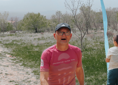 Fotografija 7 - Sto trkača pokorilo Sinjal. Slavili Ante Pešić Golub i Ivana Vrvilo Baučić