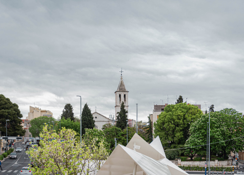 Danas pretežno oblačno uz povremenu kišu