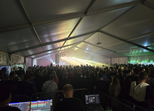 Fotografija 5 - Jurjevo u Pirovcu: Petar Grašo oduševio publiku, nastavak fešte večeras