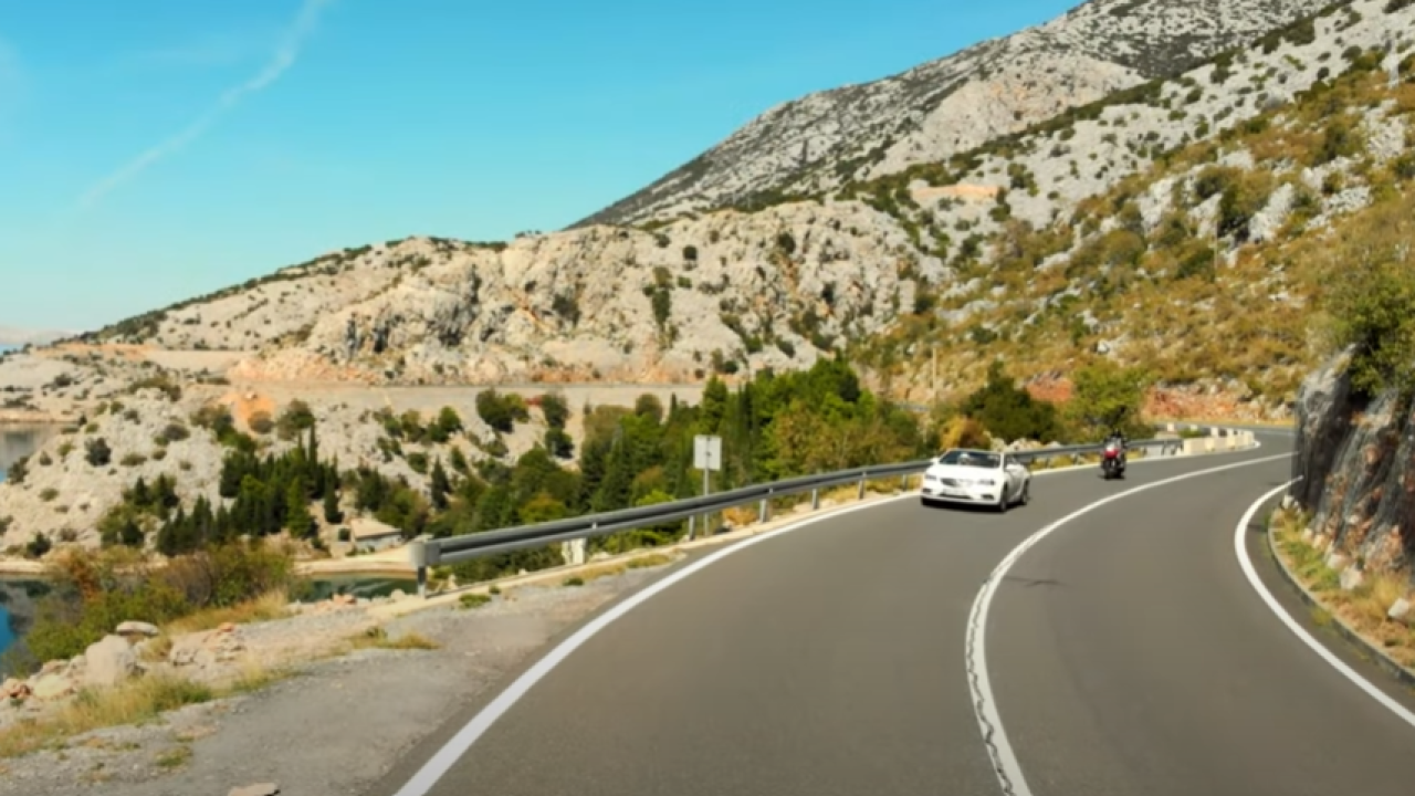 Jak vjetar stvara probleme u prometu na Jadranskoj magistrali