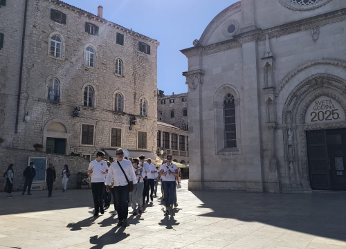 Fotografija 3 - Šibenska narodna glazba budnicom obilježila 1. svibnja, fešte diljem županije