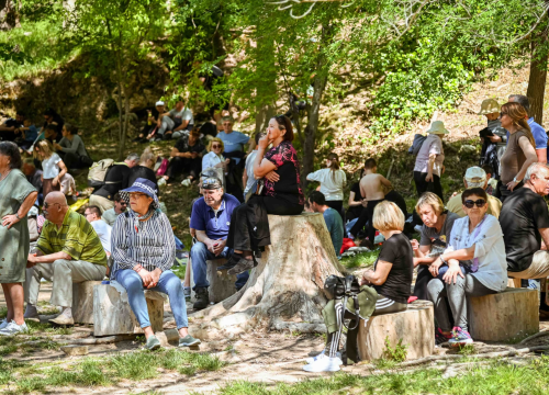 Fotografija 14 - FOTO Podijeljeno 1500 sadnica lavande, mirte i lovora: Akcija ‘Rastemo zajedno’ treću godinu zaredom u NP Krka