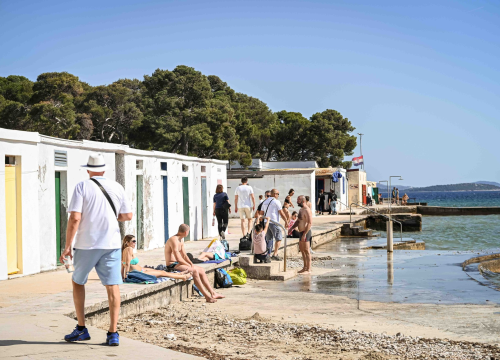 Fotografija 6 - Prvosvibanjska fešta na Jadriji: Neki to vole vruće zagrijali publiku, na Fenikse još stignete