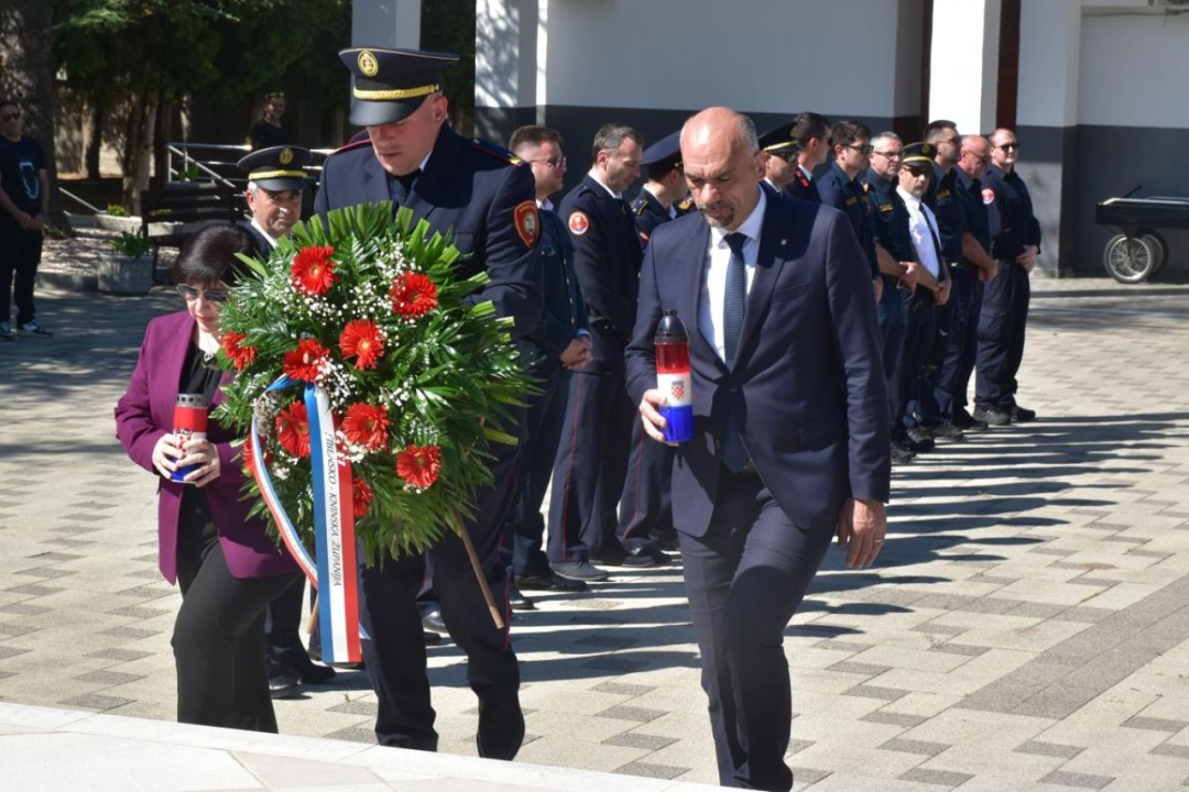Polaganjem vijenaca obilježen Međunarodni dan vatrogasaca i blagdan sv. Florijana