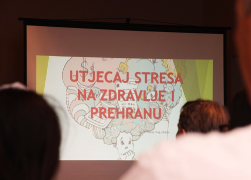 Fotografija 2 - Predavanje farmaceutkinja Sanje Radas i Martine Silov u vodičkoj knjižnici