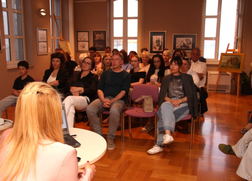 Fotografija 11 - Predavanje farmaceutkinja Sanje Radas i Martine Silov u vodičkoj knjižnici
