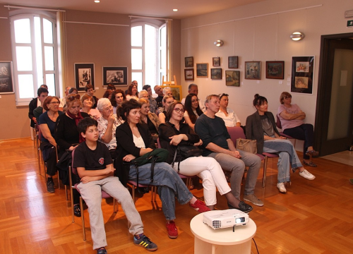 Fotografija 15 - Predavanje farmaceutkinja Sanje Radas i Martine Silov u vodičkoj knjižnici