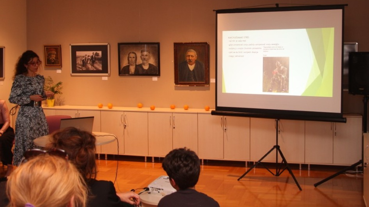 Stres i prejedanje: Predavanje farmaceutkinja Sanje Radas i Martine Silov u vodičkoj knjižnici