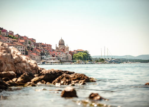 Rotary klub Šibenik raspisao natječaj za nagradu darovitim učenicima