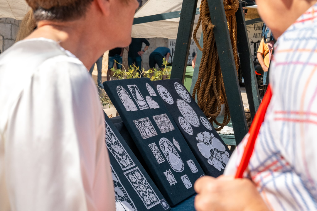 'Taste like...marenda' u Primoštenu: U dobroj hrani i zabavnom programu uživali i domaći i furešti