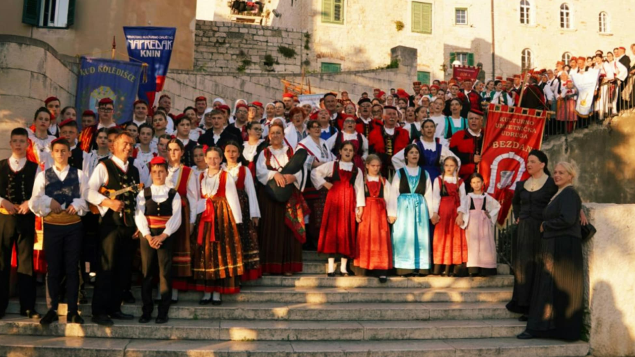 Folklorna baština u punom sjaju: 300 sudionika na 15. Smotri folklora Šibensko-kninske županije