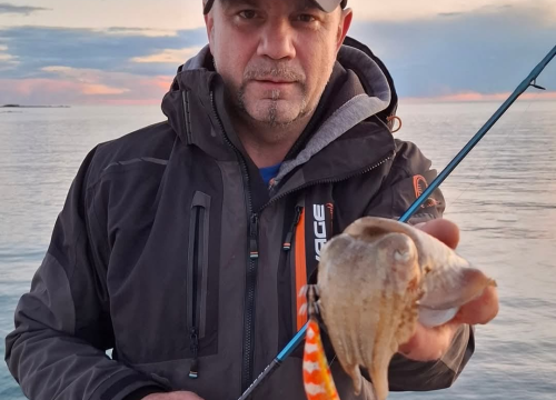 Fotografija 2 - FOTO Zabaci varalicu na šibenskoj rivi uz Savage Gear!