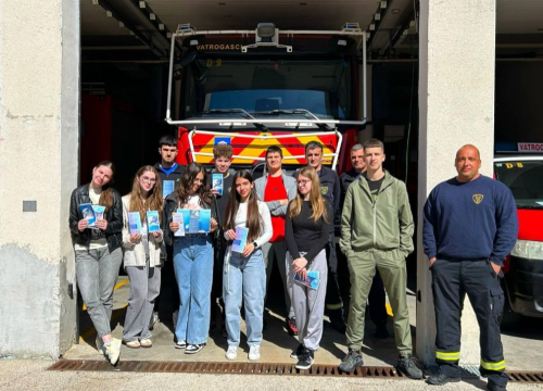 Fotografija 6 - Učenici drniške srednje škole Ivana Meštrovića obilježili Dan Europe