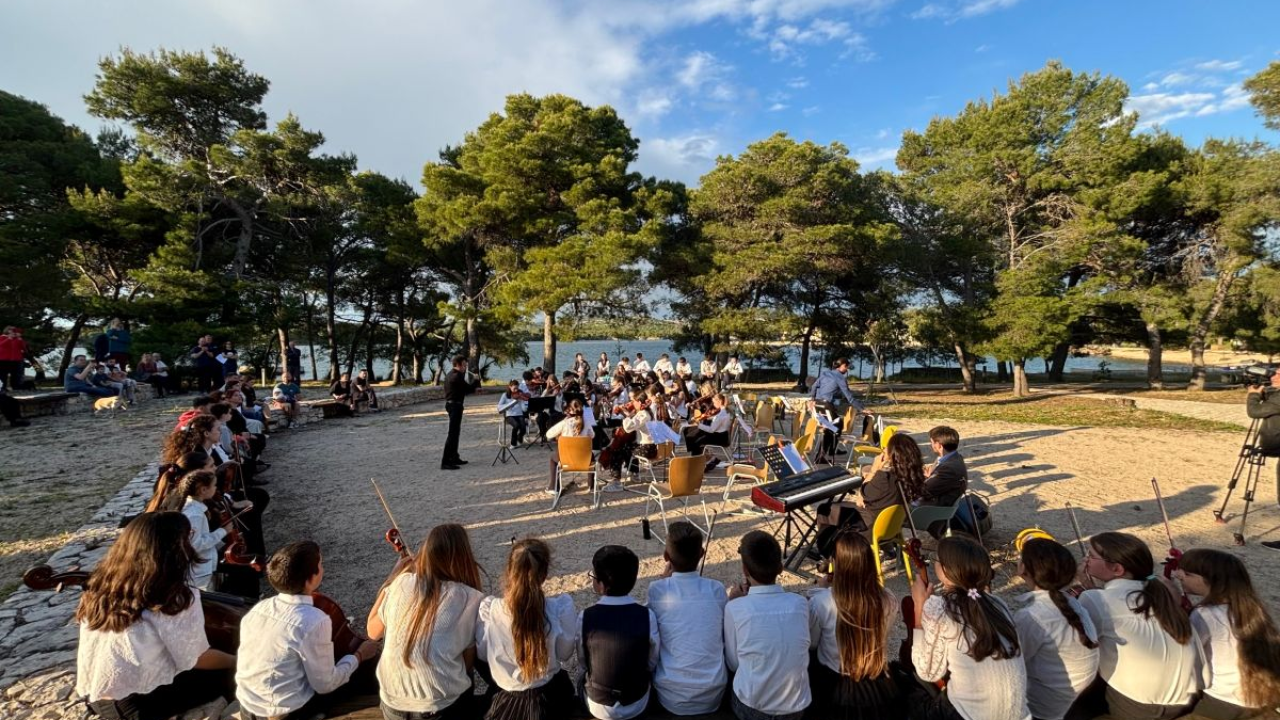 Glazba, priroda i baština isprepleli se u zelenoj Noći tvrđava u Kanalu sv. Ante i na Tvrđavi sv. Nikole