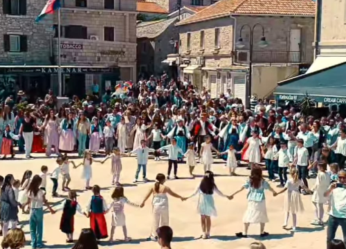 Primoštenci pjesmom i plesom obilježili blagdan Gospe od Loreta i Dan općine