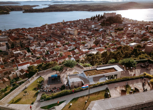 Fotografija 26 - Psihomodo Pop zaključio Noć tvrđava u Šibeniku: Kulturna baština i održivost spojile 75 lokaliteta u 10 europskih zemalja