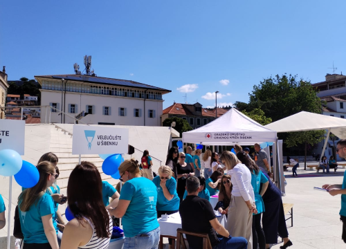 Fotografija 4 - Studij sestrinstva u Šibeniku slavi drugi rođendan: Mjerio se tlak i šećer, vježbala se prva pomoć